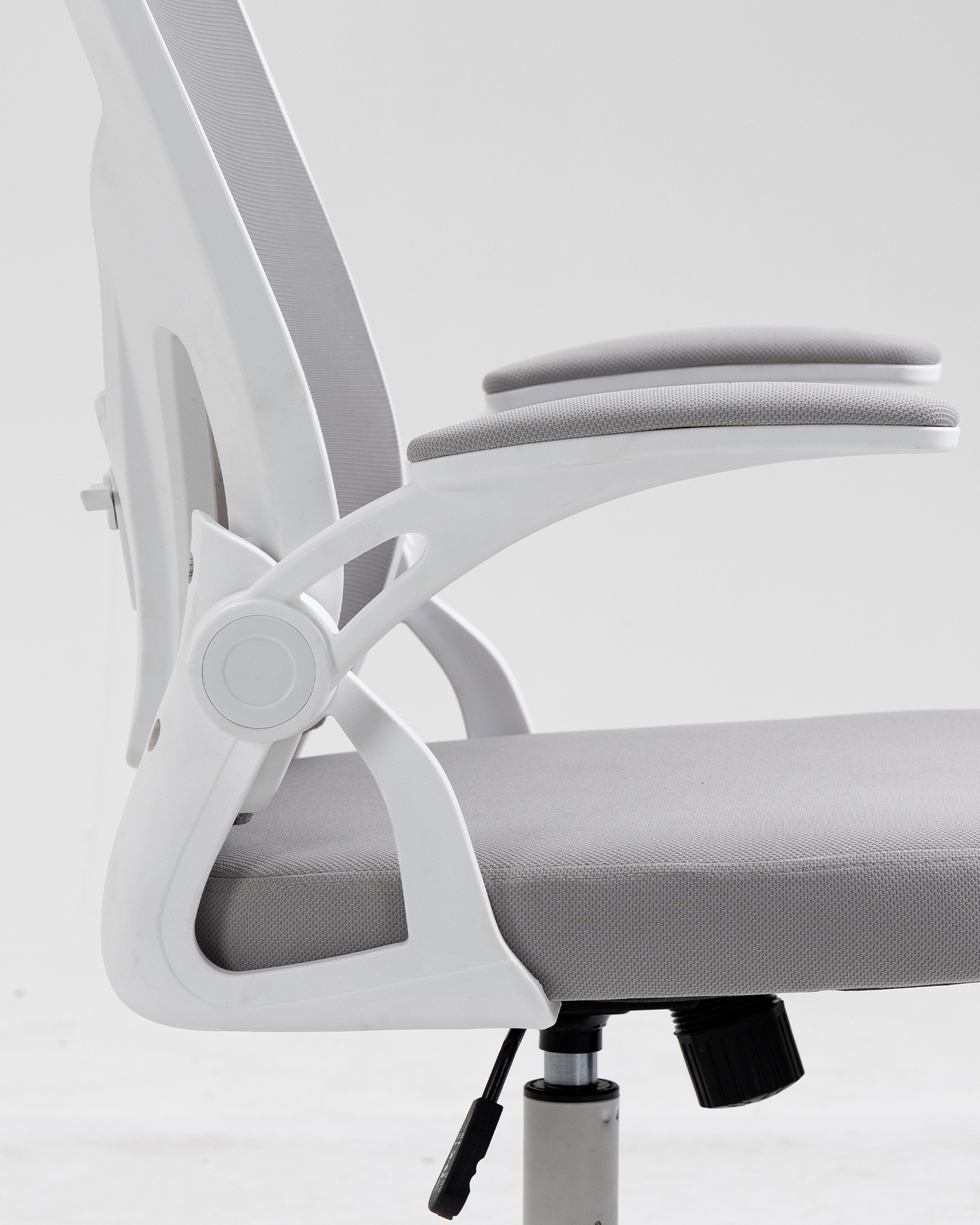 صندلی اداری با بازوی قابل تنظیم صندلی اداری با بازوی قابل تنظیم